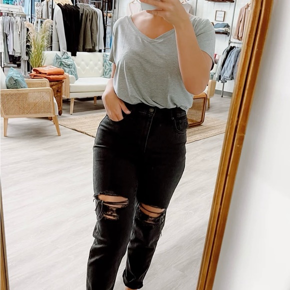 Levi's Women's High Rise Tapered Leg Mom Jeans - Black 30-29 - Picture 12 of 12